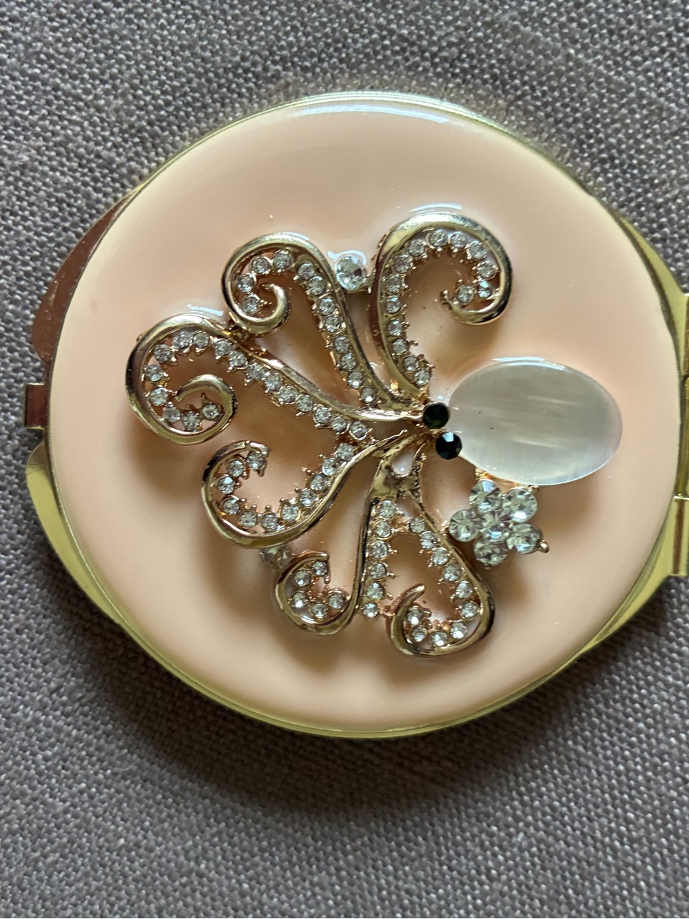 Octopus Pocket makeup mirror